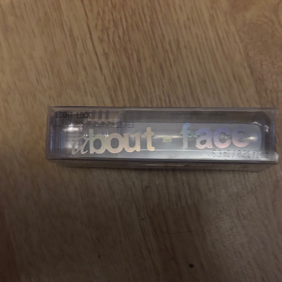 ABOUT FACE Other - Light Lock Lipstick - Shimmering Silver